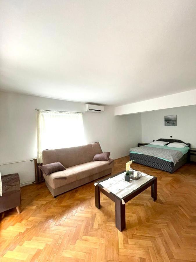 Julija 1 Apartment อิกาโล ภายนอก รูปภาพ