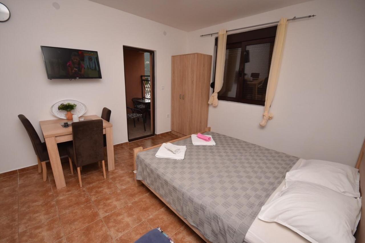 Julija 1 Apartment อิกาโล ภายนอก รูปภาพ