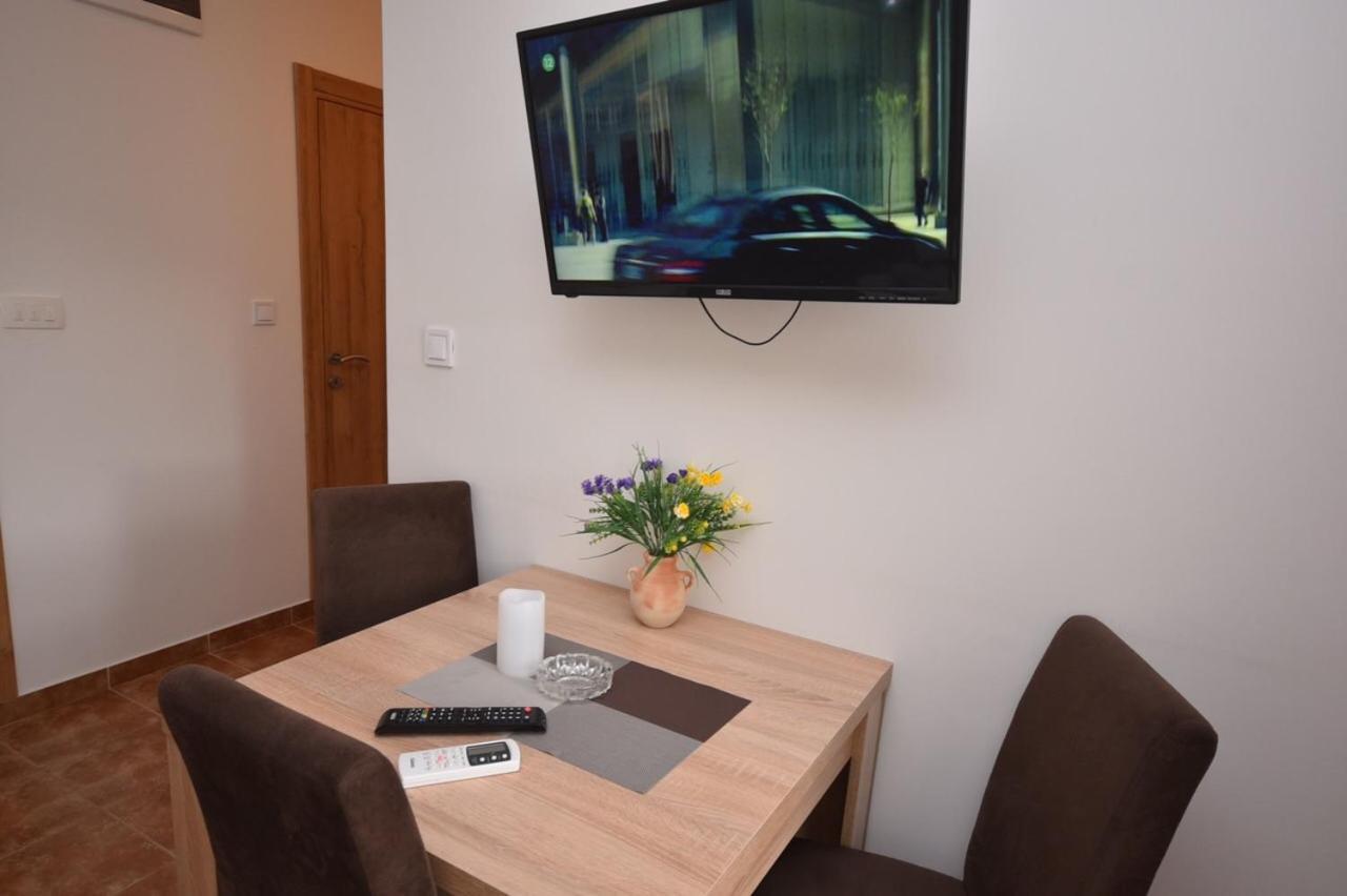 Julija 1 Apartment อิกาโล ภายนอก รูปภาพ