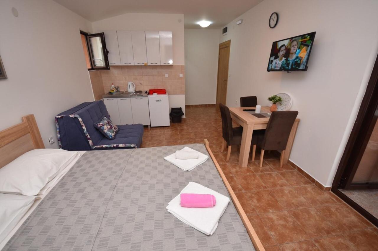 Julija 1 Apartment อิกาโล ภายนอก รูปภาพ