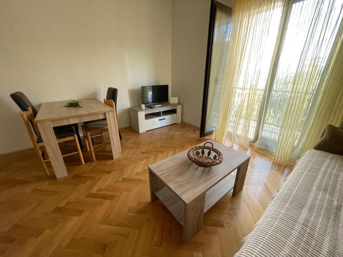 Julija 1 Apartment อิกาโล ภายนอก รูปภาพ